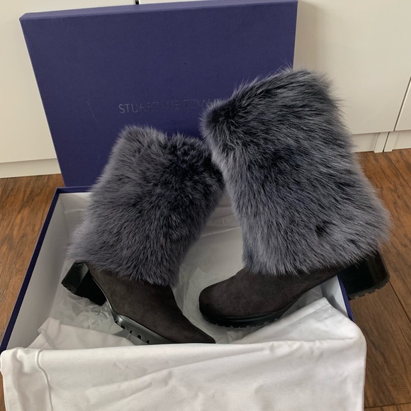 Stuart Weitzman Shoes - ❄️Stuart Weitzman silver Fox Fur grey Suede Boots